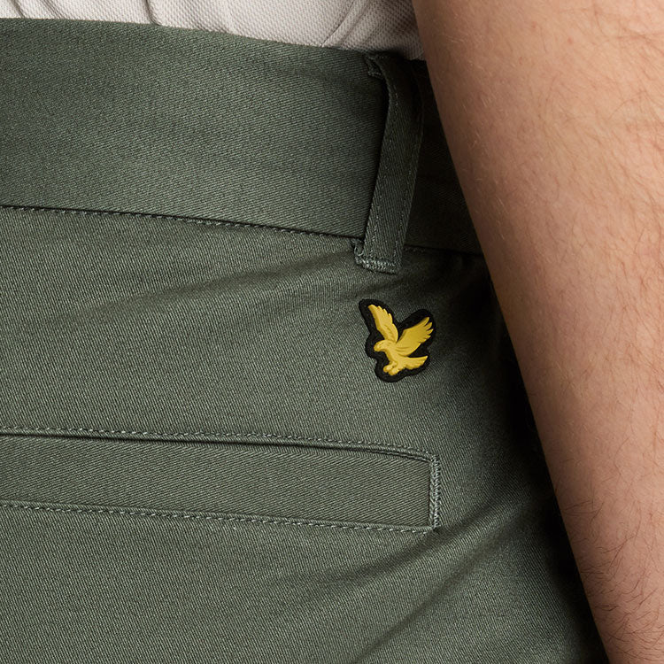  Lyle & Scott Course Stretch Chino Golf Shorts (Cactus Green) Stretch Construction With Iconic Gold Eagle